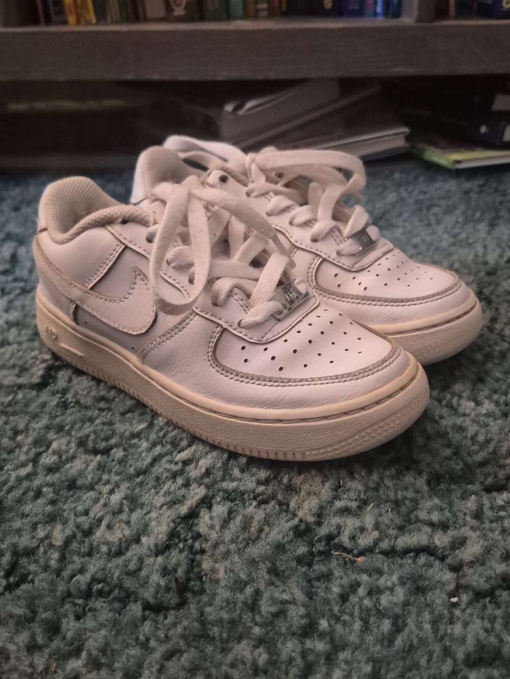 Nike Air Force 1 GS White Sneakers Youth 1 - Picture 4 of 15